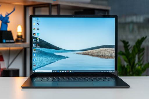 Ai cũng hy vọng sở hữu một chiếc Surface Laptop đẹp bên ngoài, tốt bên trong