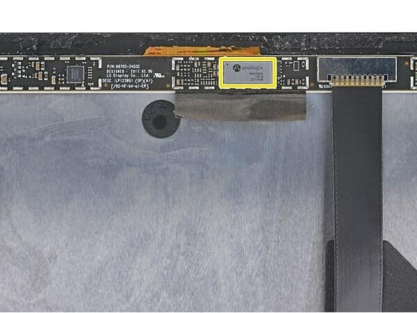 Tháo rời các bộ phận của Surface Pro 6 13