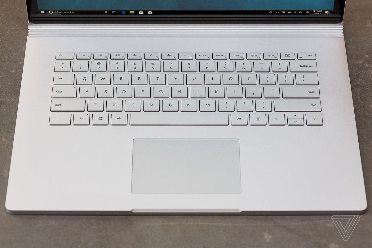 Touchpad Microsoft Surface Book 2 hoạt động trơn tru và hoàn hảo
