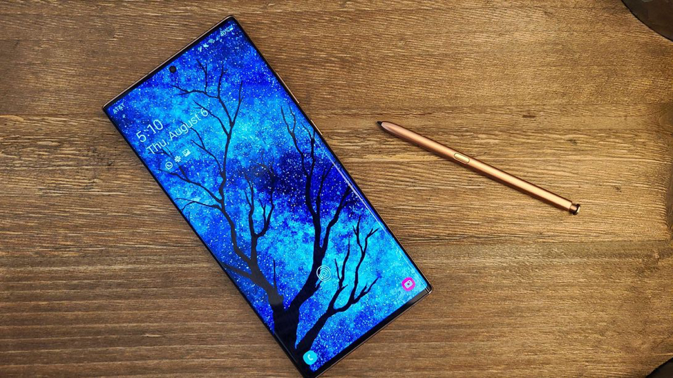 Đánh giá về Galaxy Note 20 Ultra (phần 2): Camera, pin, màn hình 6,9'' 8 Galaxy Note 20 Ultra có màn hình 6,9 inch sáng, lớn. - Jessica Dolcourt / CNET (Nguồn: Cnet)