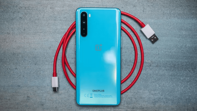 Tuy chưa chính thức có mặt tại Việt Nam nhưng OnePlus Nord vẫn là chiếc điện thoại kết nối 5G với giá phải chăng. Andrew Hoyle/CNET