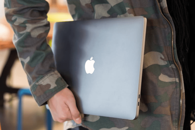 So sánh MacBook Pro 2019 vs Surface Pro 7: Cuộc chiến ngang tài 4