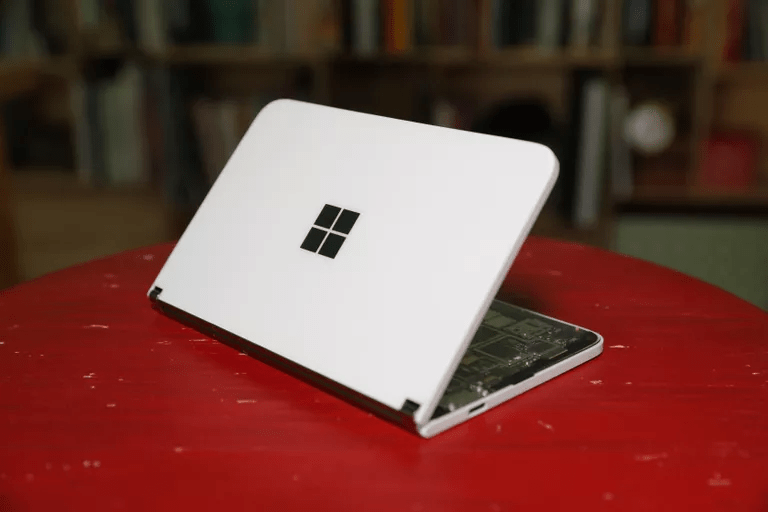 Bảy năm trước, Microsoft đã mua Nokia và bắt đầu bán điện thoại của riêng mình nhưng năm năm trước công ty đã từ bỏ và hôm nay, hãy trải nghiệm Surface Duo.