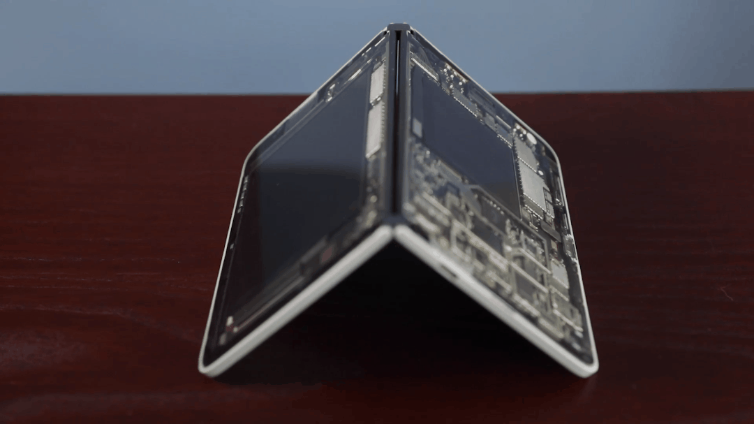 Bản lề Surface Duo nguyên mẫu @Cnet