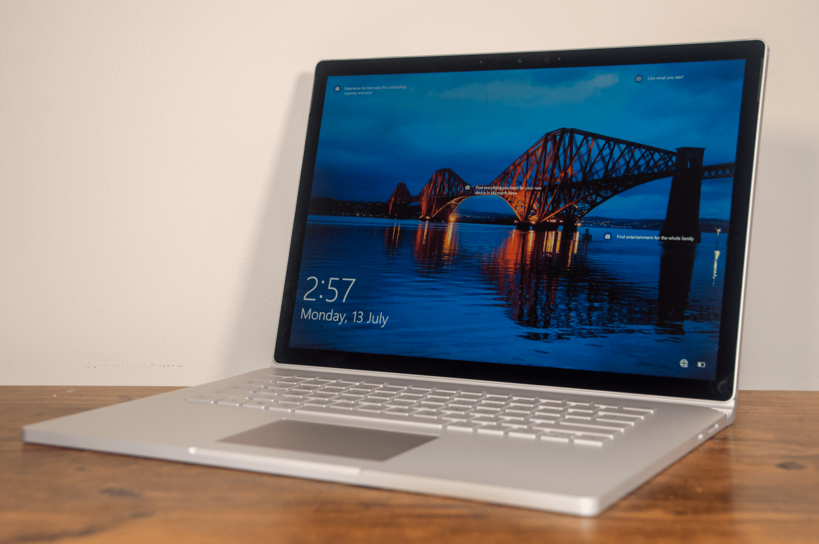 Surface Book 3 hiện đi kèm với bộ nhớ RAM lên tới 32GB và ổ SSD nhanh nhất từng được Microsoft xuất xưởng