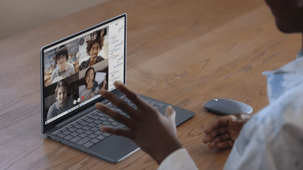 Giá bán và cấu hình của Surface Laptop Go và Surface Laptop 3