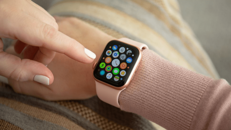 So sánh Samsung Galaxy Watch 3 và Apple Watch 5 6 Dung lượng pin của Apple Watch 5 là 296 mAh