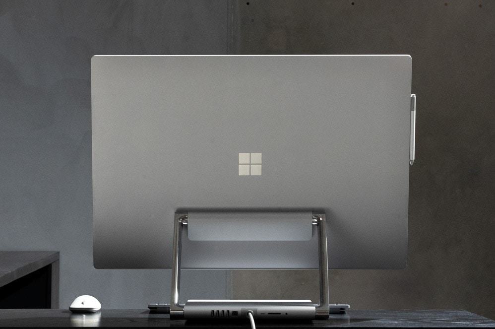 Surface Studio 2 giúp ý tưởng của bạn tuôn trào với màu sắc rực rỡ, đồ họa rực rỡ, bộ xử lý nhanh hơn, công cụ trực quan và màn hình tuyệt đẹp, có thể linh hoạt điều chỉnh