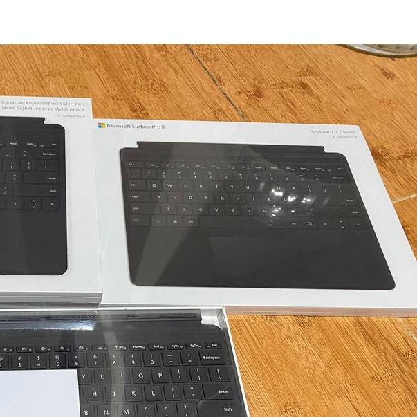 Surface Pro X Signature Keyboard with Slim Pen Bundle 21