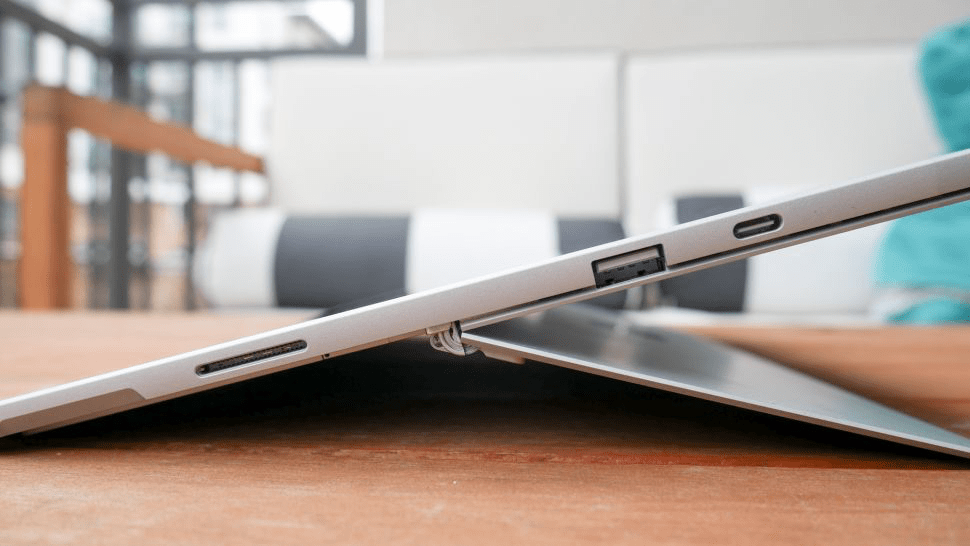 Thiết kế của Surface Pro 7 và Surface Pro 7 Plus không có sự cải tiến (Nguồn: laptopmag)