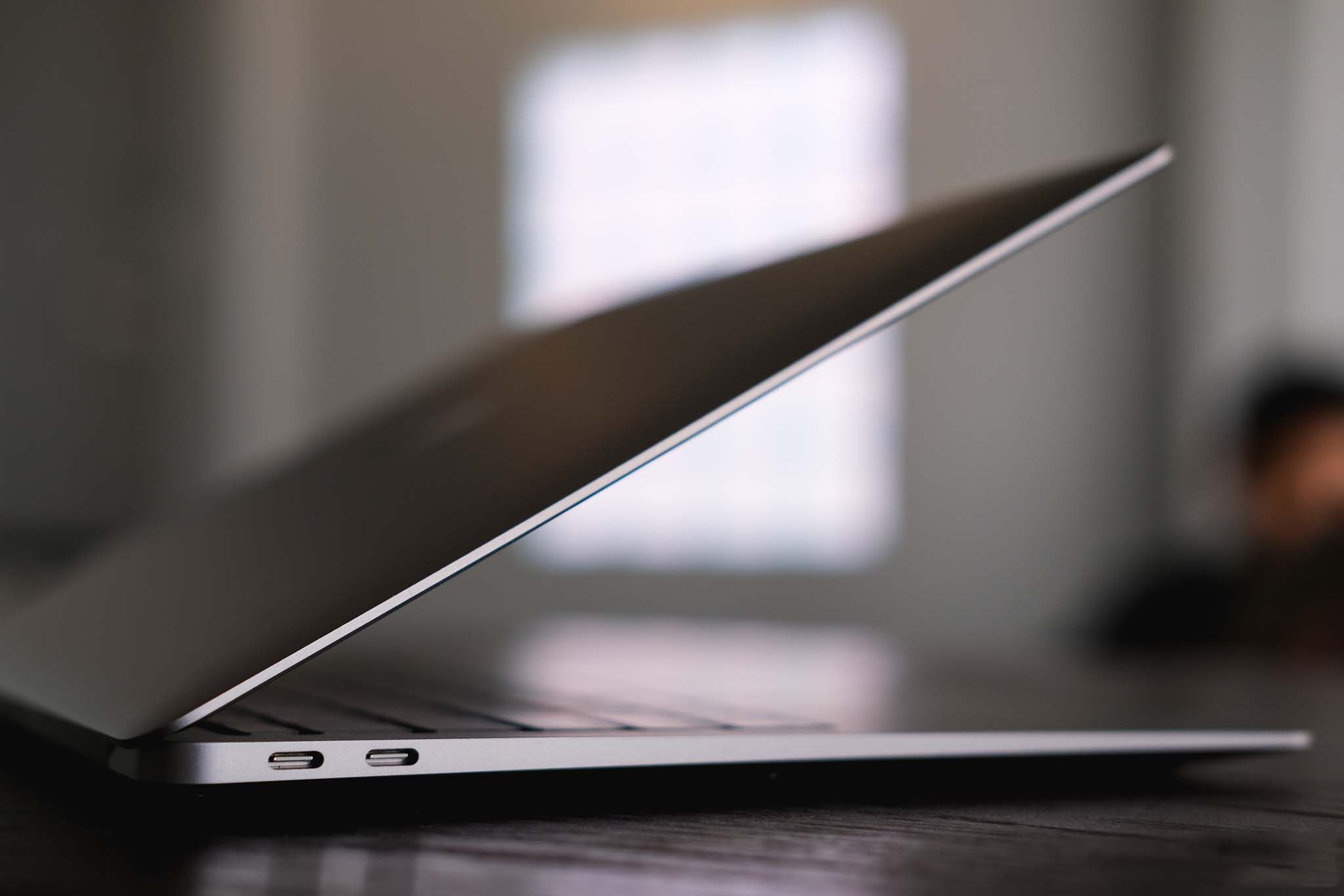 So sánh Surface Laptop 4 vs Macbook Air M1 14