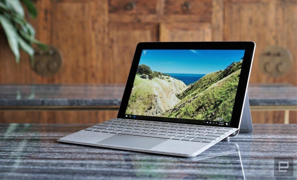 Surface Go 2 cũng không được bán kèm phụ kiện như bút Surface Pen và bàn phím