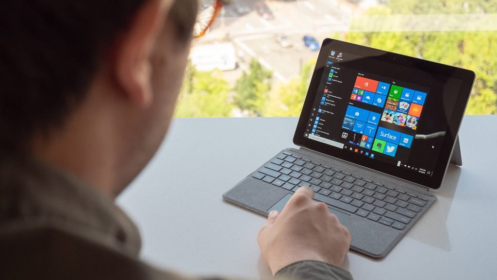Surface GO 2 phù hợp với chi phí thấp