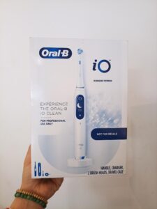 Bàn chải điện Oral-B iO Series 9