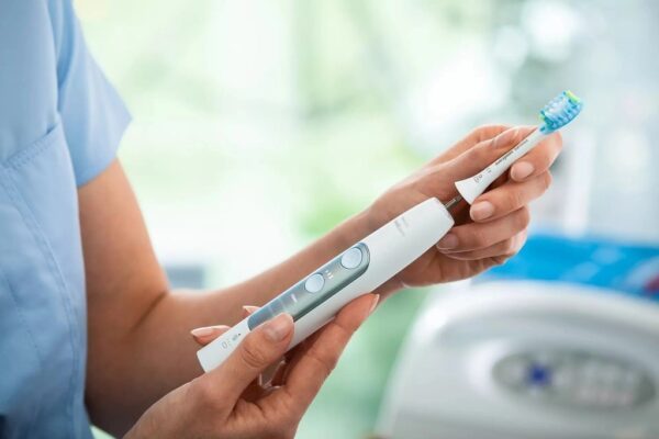Bàn chải điện Philips Sonicare ExpertClean 7400 Chính Hãng