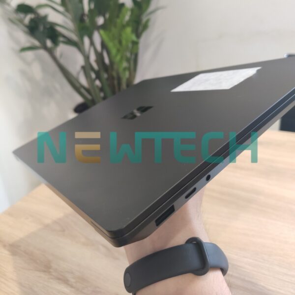 2 Surface Laptop 3 I5 8GB 256GB 15" LN (Black) like new