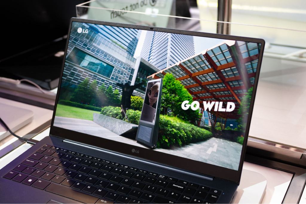 Màn hình OLED trên LG Gram Ultra cho trải nghiệm hình ảnh thực sự ấn tượng