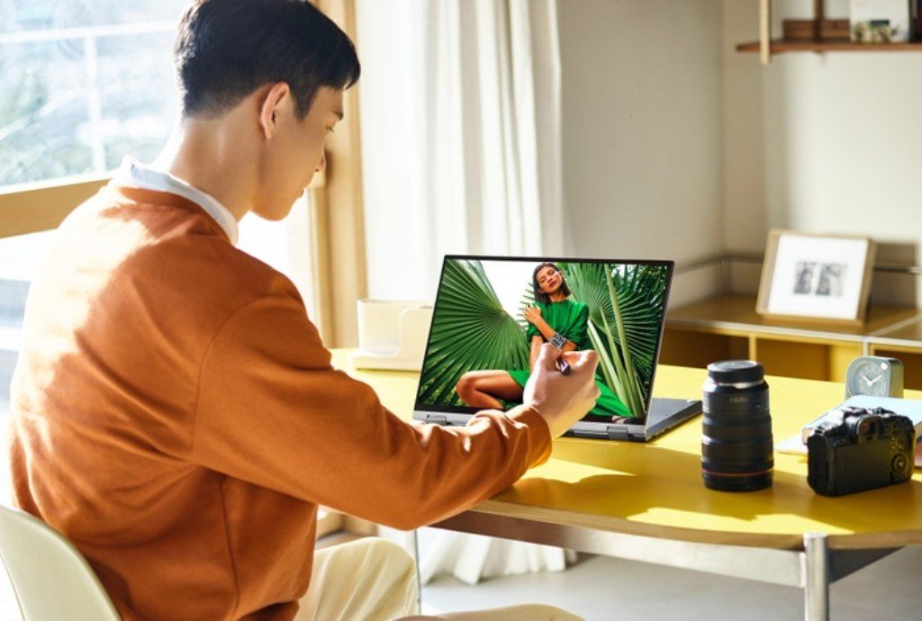 Laptop LG Gram 2in1 sở hữu dung lượng pin lên đến 72 Wh