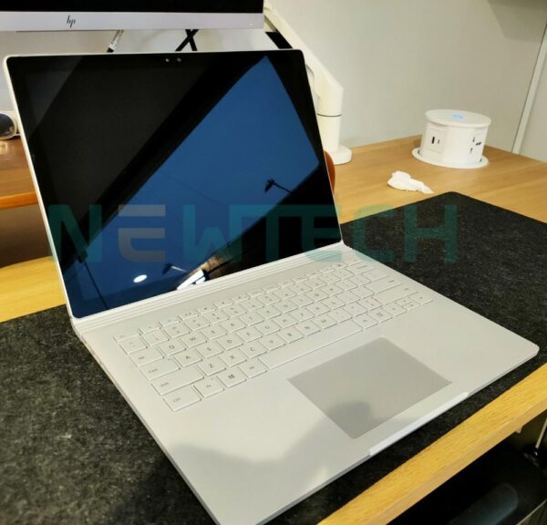 Surface Book 1 I5 8GB 256GB like new 2