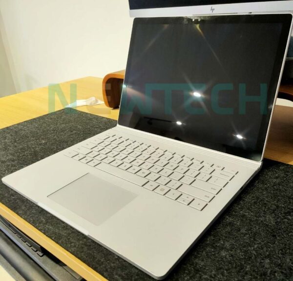 Surface Book 1 I7 8GB 256GB like new 2