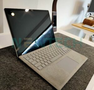 Surface Laptop 2 I5 8GB 128GB like new 12