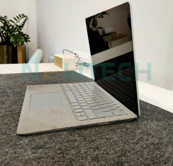 Surface Laptop 2 I5 8GB 128GB like new 2