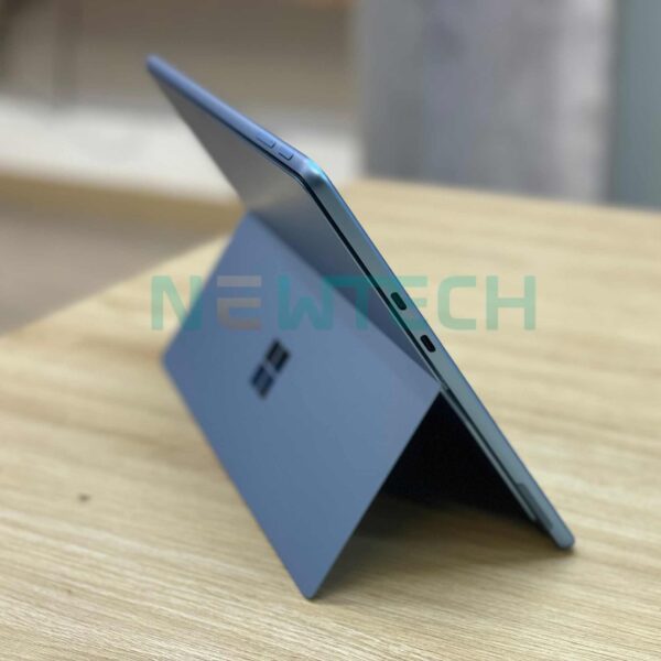 Surface Pro 9 i5 8GB 256GB (Sapphire) like new 5