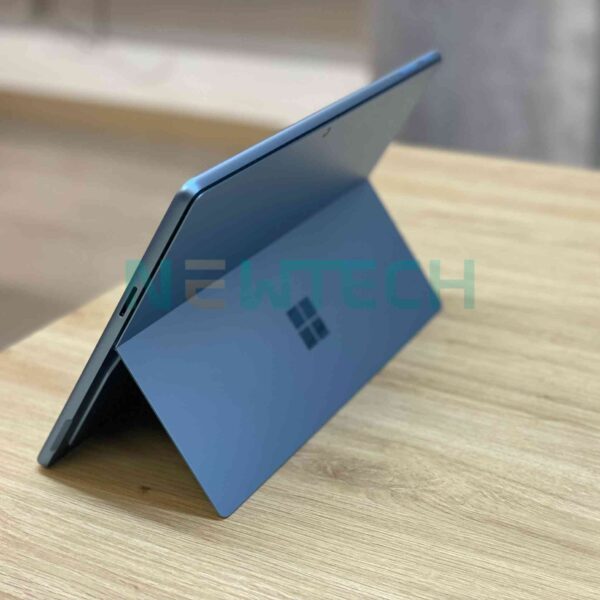 Surface Pro 9 i5 8GB 256GB (Sapphire) like new 7
