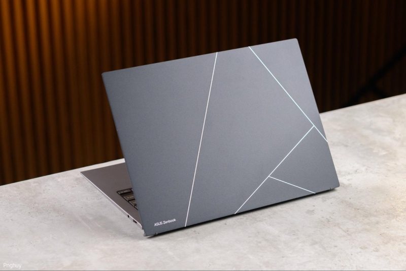 ASUS Zenbook S13 OLED màu sắc kết hợp hài hòa, sang trọng