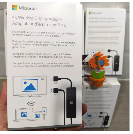 Microsoft 4K Wireless Display Adapter (UTH-00031 / UTH-00037)