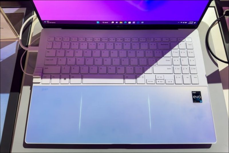 Thiết kế touchpad vô hình mới lạ trên LG Gram 2023