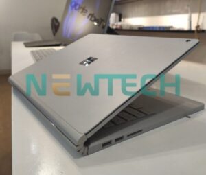 Surface Book i5 8GB 128GB LN like new có thiết kế laptop truyền thống