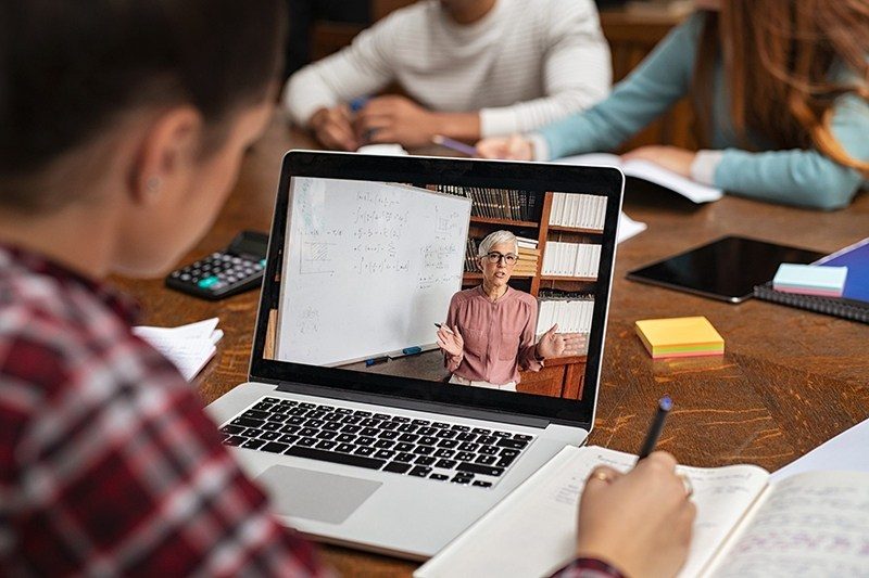 Các tiêu chí chọn mua laptop theo từng nhu cầu khác nhau 1 Laptop học tập - văn phòng cần thời lượng pin lâu để đáp ứng nhu cầu sử dụng cả ngày