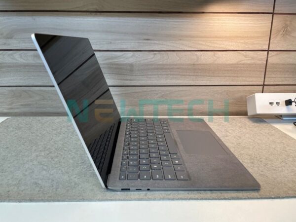 Surface Laptop 4 Ryzen5 8GB 256GB(Platinum) like new 2