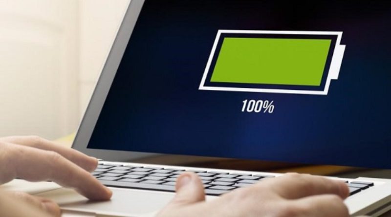 Kinh nghiệm chọn mua laptop cho sinh viên chuẩn nhất 11 Bạn sẽ không phải vừa sạc vừa dùng nếu laptop có thời lượng pin trâu