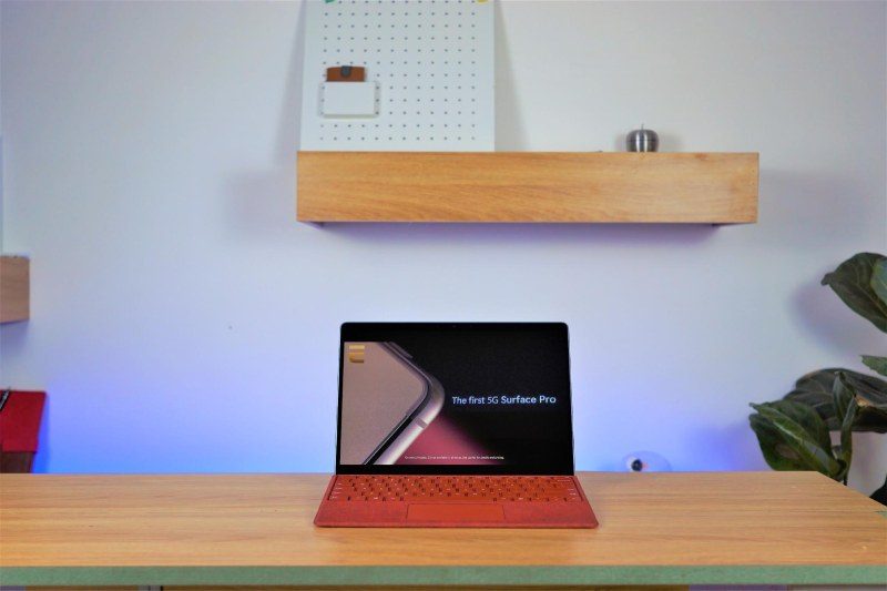 Top 6 laptop cho sinh viên khối kinh tế “có túi tiền rủng rỉnh” tốt nhất 2023 5 Surface Pro 9 có cấu hình máy mạnh mẽ nhưng cổng kết nối còn hạn chế