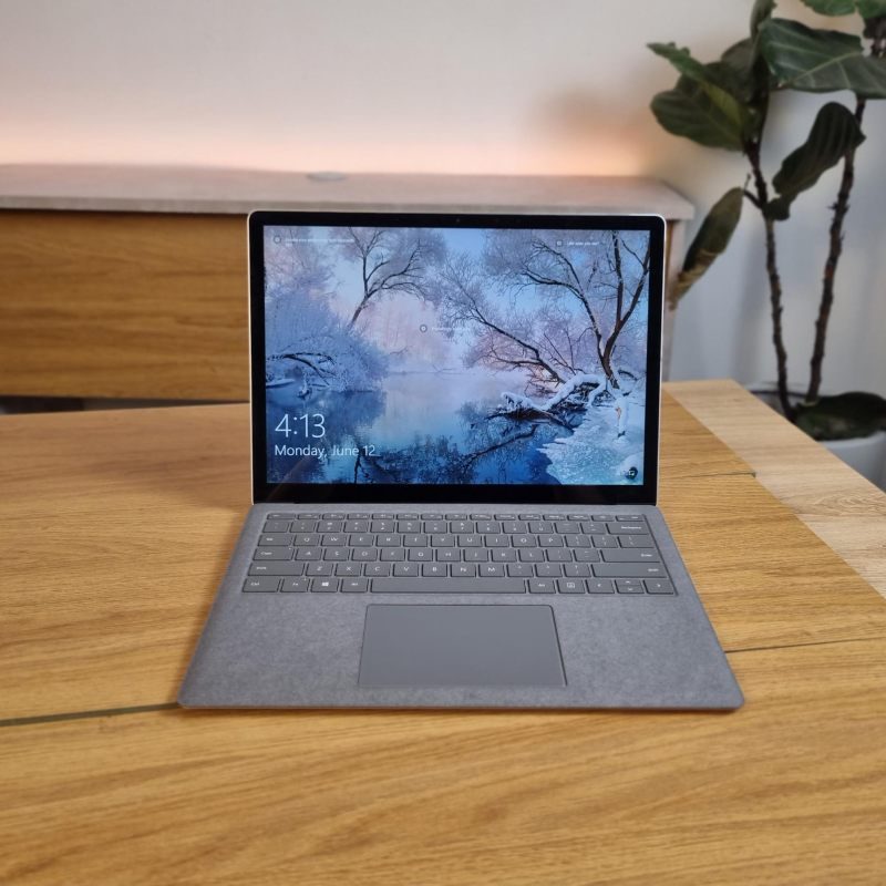 Top 6 laptop cho sinh viên khối kinh tế “có túi tiền rủng rỉnh” tốt nhất 2023 6 Surface laptop 4 sử dụng chip độc quyền AMD Ryzen 5 Microsoft xử lý đa nhiệm