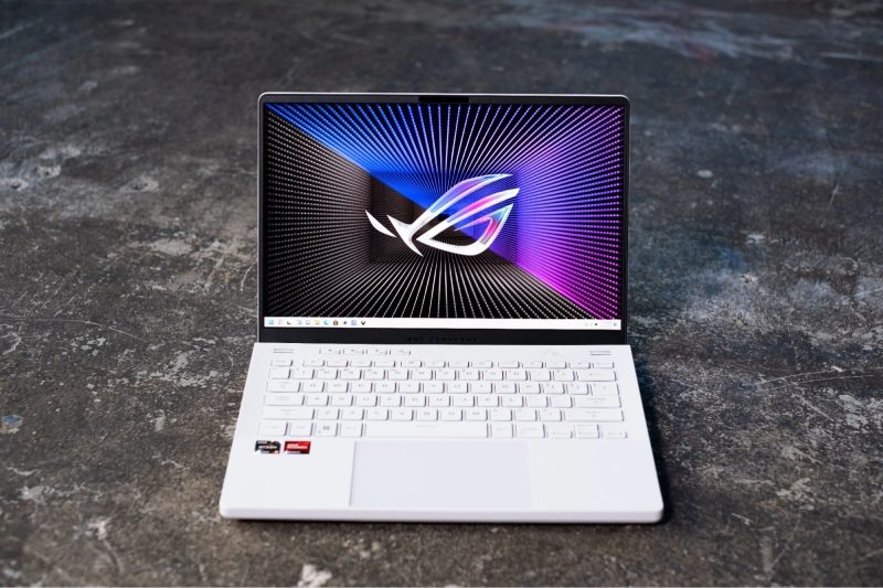 Kinh nghiệm chọn mua laptop cho sinh viên chuẩn nhất 8 Màn hình sắc nét sẽ mang lại trải nghiệm thị giác tốt