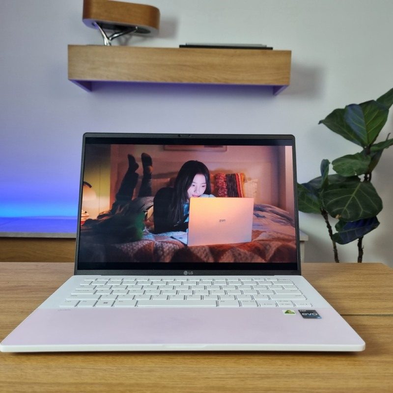 Top 9 laptop cho sinh viên, học sinh tốt nhất 2023 8 LG Gram có bộ xử lý Intel Core thế hệ 13 có khả năng xử lý đa nhiệm