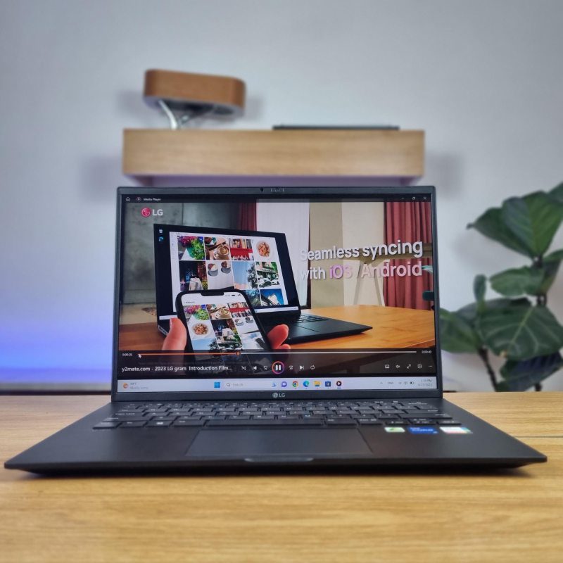 Top 6 laptop cho sinh viên khối kinh tế “có túi tiền rủng rỉnh” tốt nhất 2023 9 LG Gram 14 với đa dạng các cổng kết nối tiện lợi cho việc kết nối ngoại vi