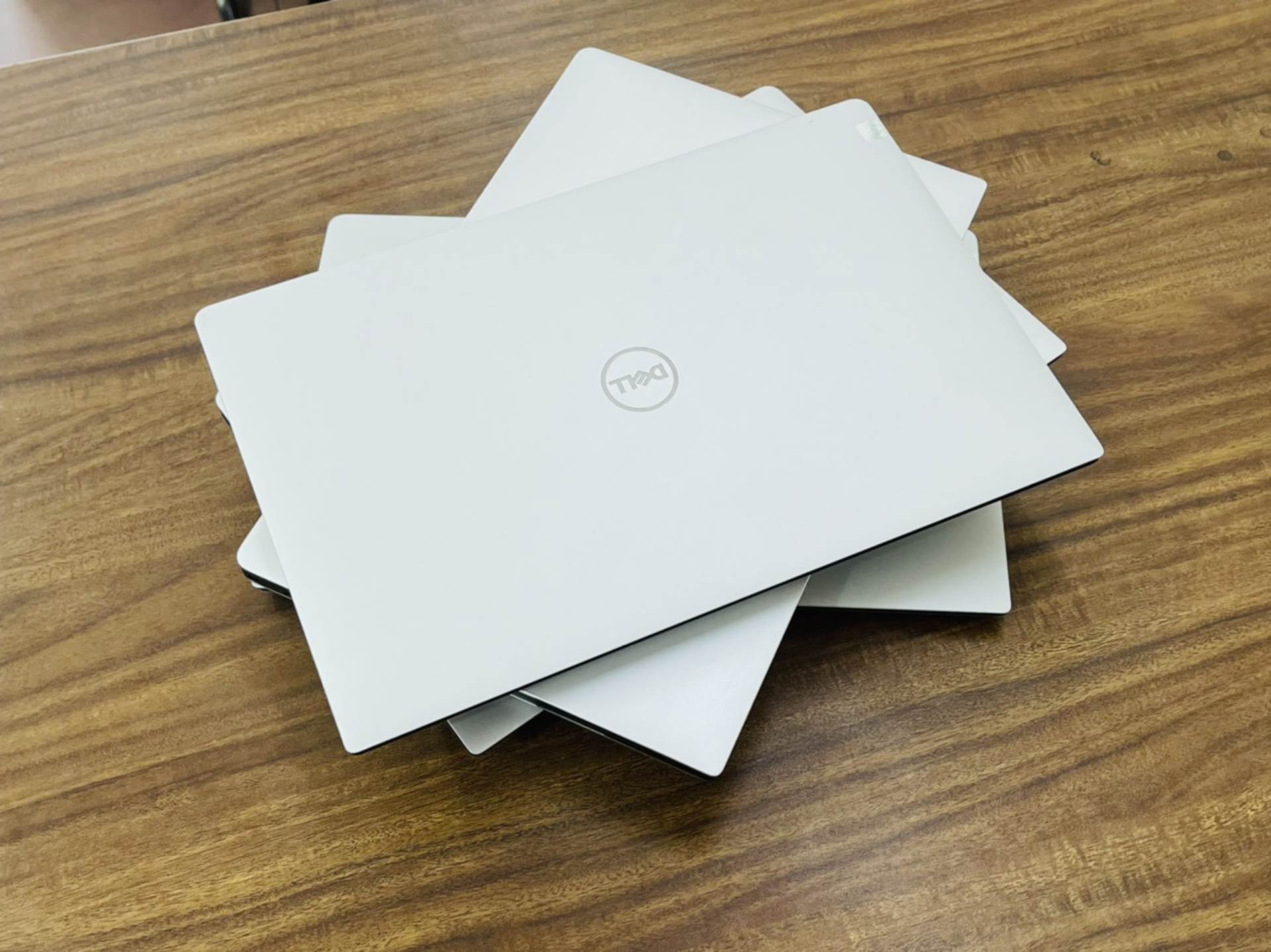 Top 5 laptop Dell cũ dưới 20 triệu dành cho dân văn phòng 1 Nên nhờ người am hiểu về laptop đi mua cùng để tư vấn