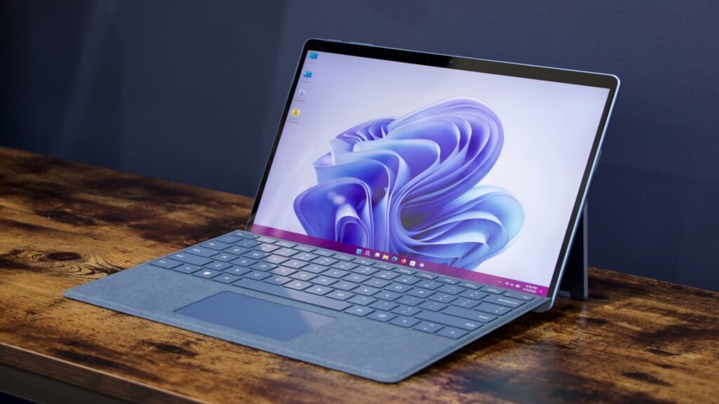 TOP 5 mẫu Surface dành cho doanh nhân, người hay di chuyển 4 TOP 5 mẫu Surface dành cho doanh nhân, người hay di chuyển 3