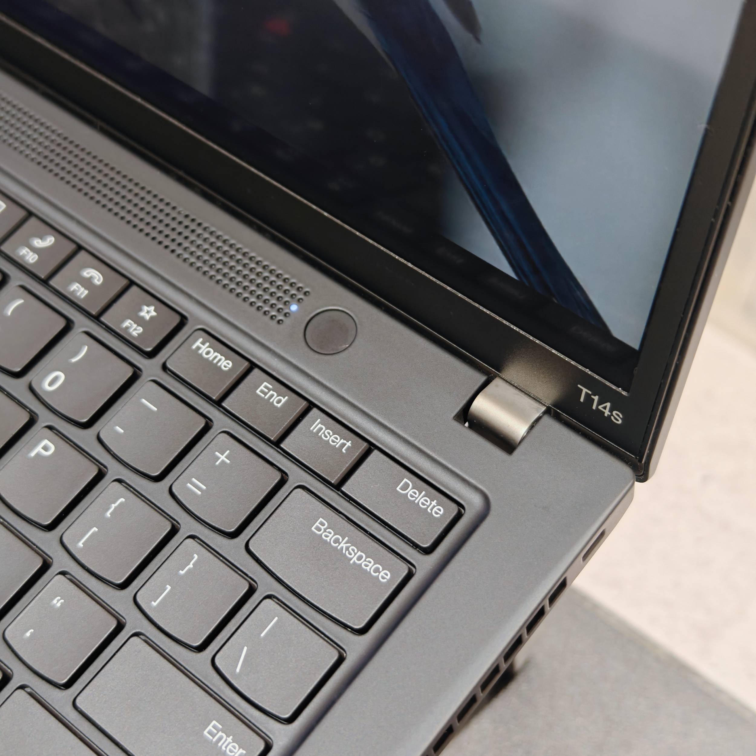 Lenovo ThinkPad T14s Gen 4 – 14″ Intel core i5-13th/16GB/256GB/WUXGA