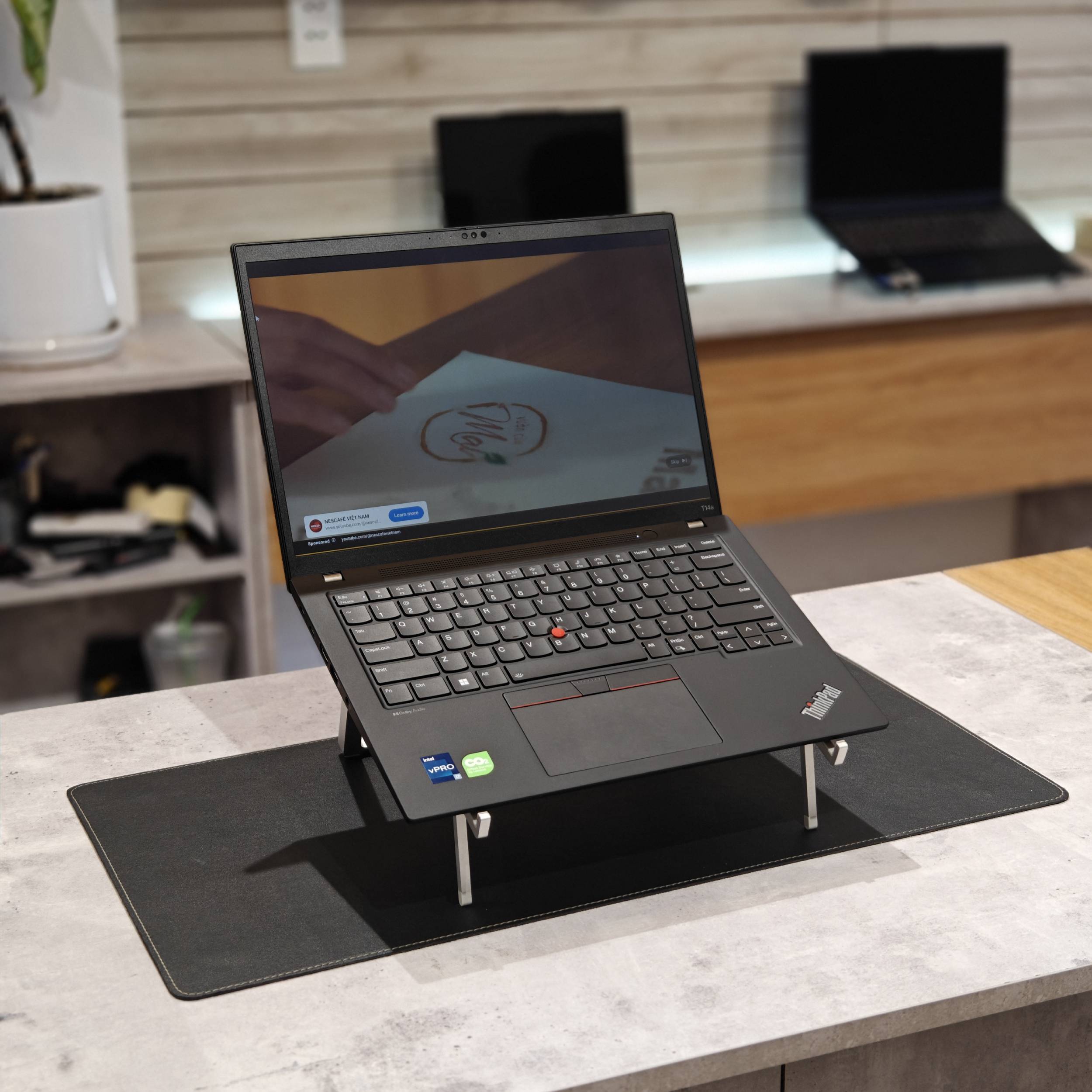 Lenovo ThinkPad T14s Gen 4 – 14″ Intel core i5-13th/16GB/256GB/WUXGA