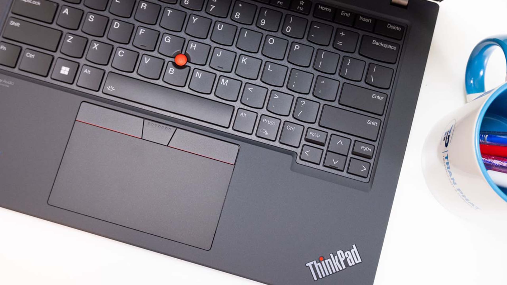 Bàn phím và touchpad của ThinkPad T14 Gen 4 Core i7