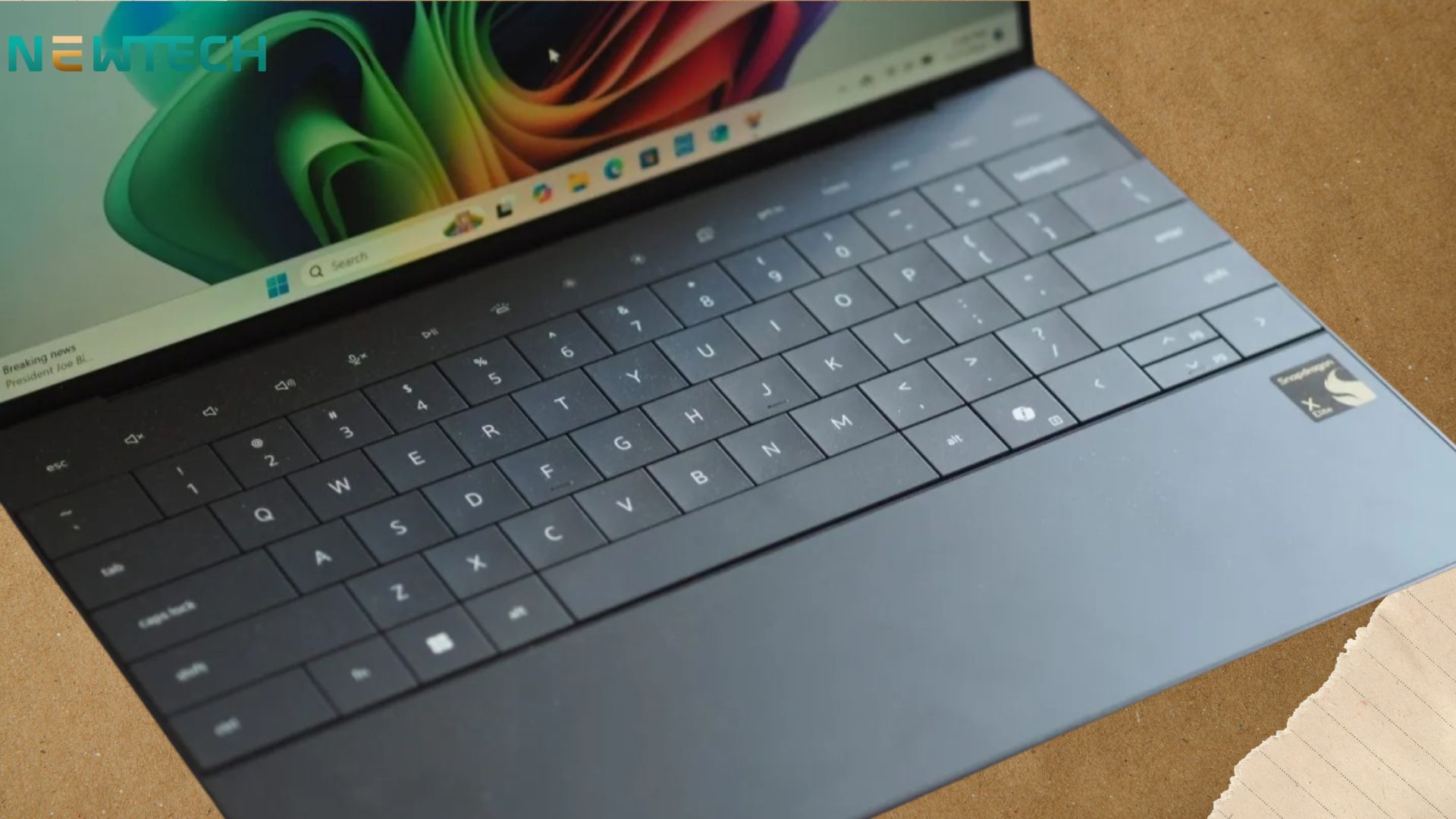 Đánh giá Dell XPS 13 9345: Sang trọng, mạnh mẽ và cuốn hút 5 Đánh giá Dell XPS 13 9345: Sang trọng, mạnh mẽ và cuốn hút