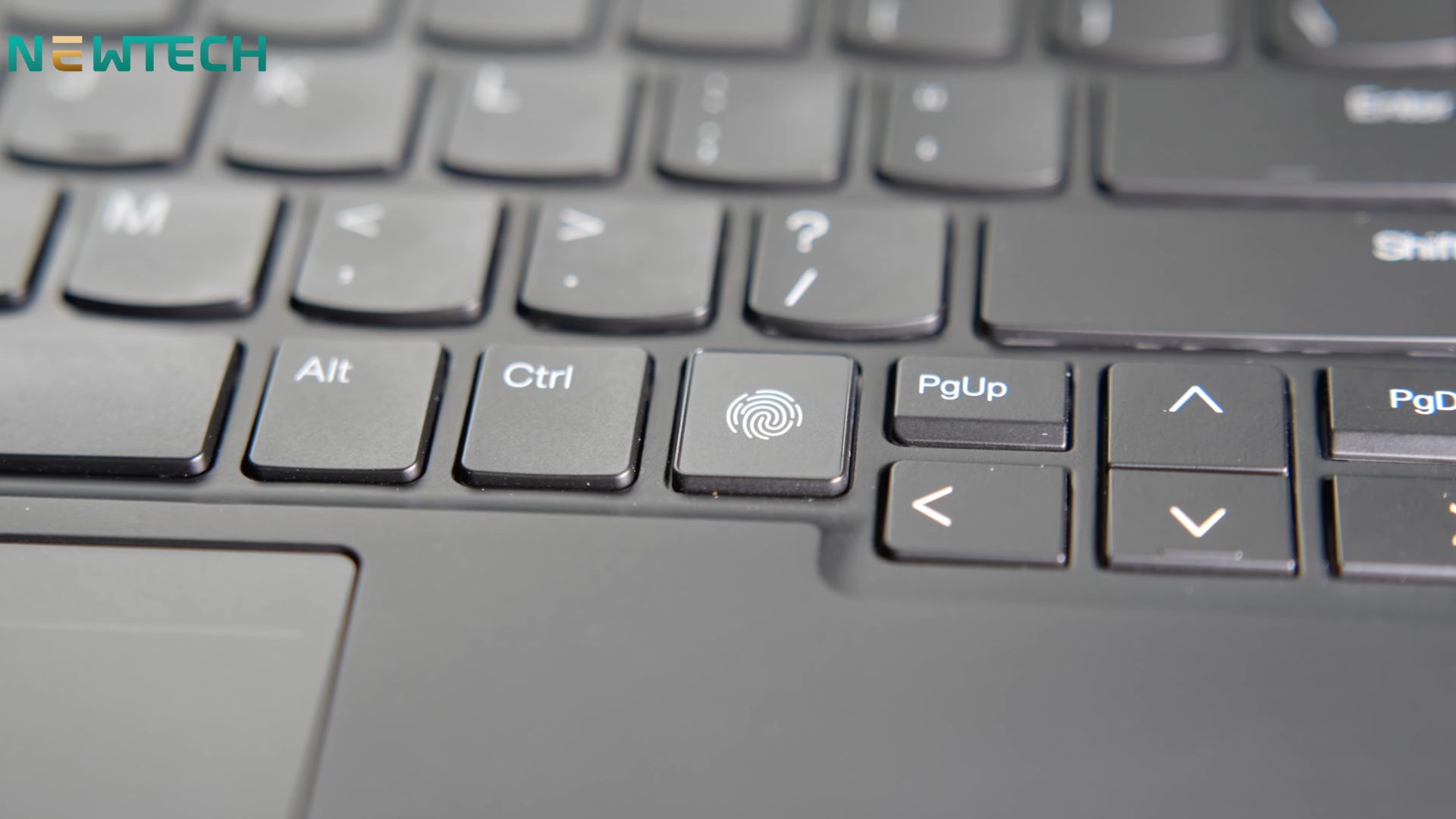 So sánh ThinkPad X1 Carbon Gen 12 và ThinkPad X1 Carbon Gen 11: Sự nâng cấp đáng giá hay chỉ là bước tiến nhỏ? 6 So sánh ThinkPad X1 Carbon Gen 12 và ThinkPad X1 Carbon Gen 11: Sự nâng cấp đáng giá hay chỉ là bước tiến nhỏ?