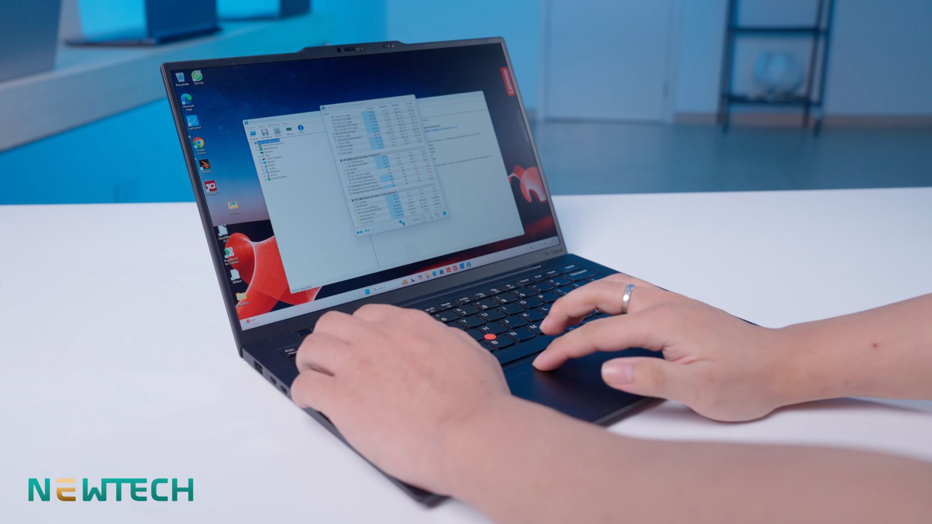 Lenovo ThinkPad X1 Carbon Gen 12 - 14" Intel Core Ultra 7 155H/32GB/1TB/2.8K OLED/Win 11 Pro 23 Lenovo ThinkPad X1 Carbon Gen 12 – 14″ Intel Core Ultra 7 155H/32GB/1TB/NoOS/2.8K OLED