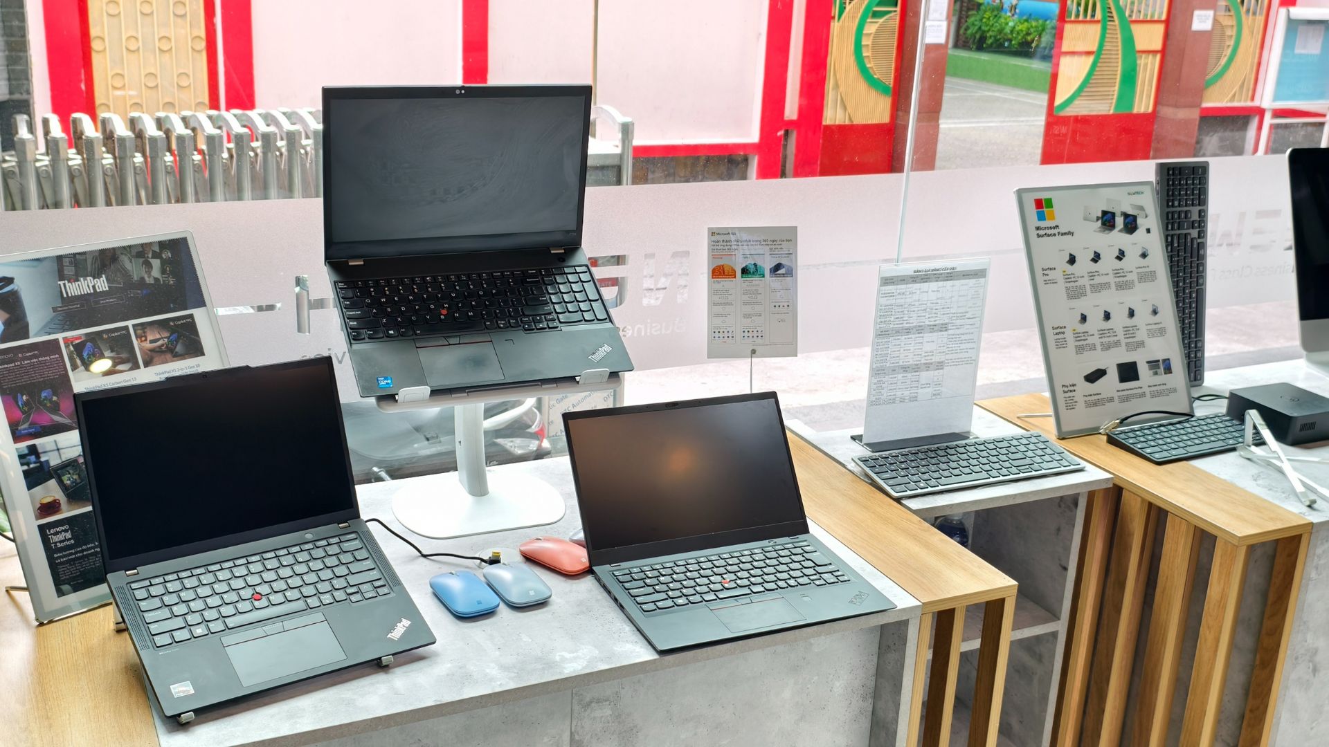 Lenovo Thinkbook 14 Gen 8 Intel Core Ultra 5-220H/16GB/512GB/WUXGA 24 Lenovo Thinkbook 14 Gen 8 Intel Core Ultra 5-220H/16GB/512GB/WUXGA