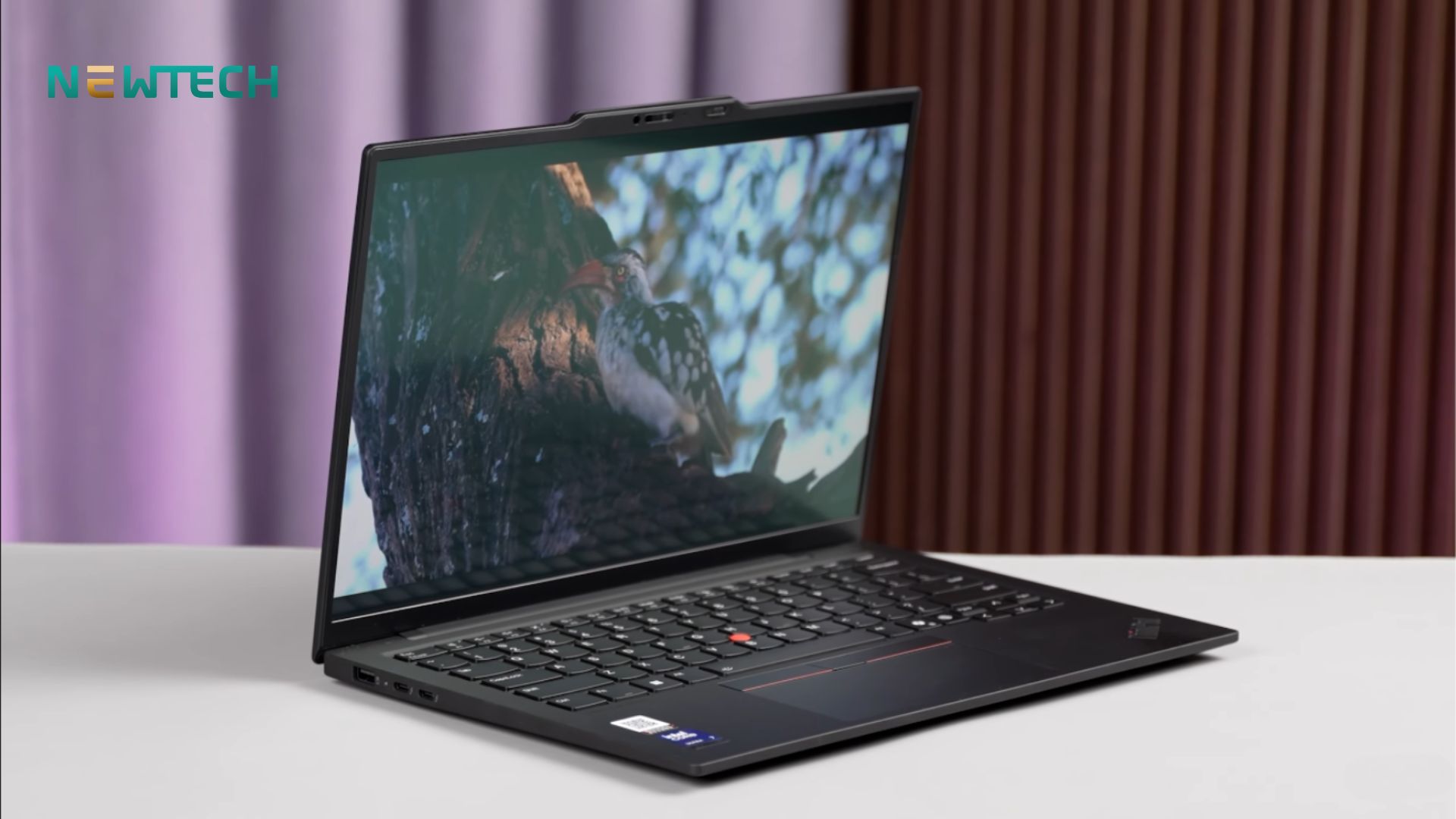 Lenovo ThinkPad X1 Carbon Gen 13 Aura Edition – 14″ Intel Core Ultra 7-258V/32GB/512GB/2.8K OLED